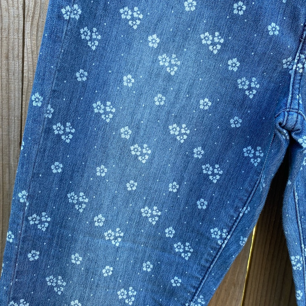 Rue21 Floral Printed Jeans - Picture 2 of 6